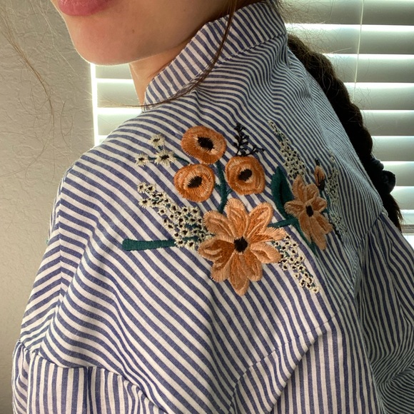Embroidered Button down - Picture 2 of 3